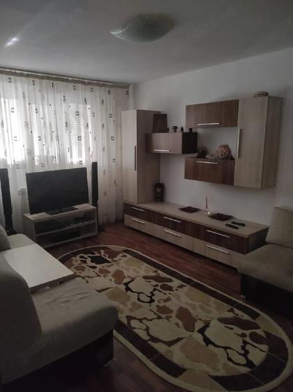 Apartament cu 3 camere decomandat în Abator