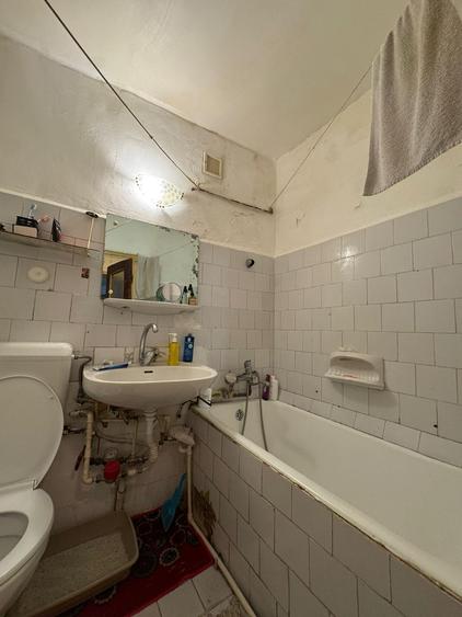 Apartament cu 3 camere decomandat, mobilat în Tătărași
