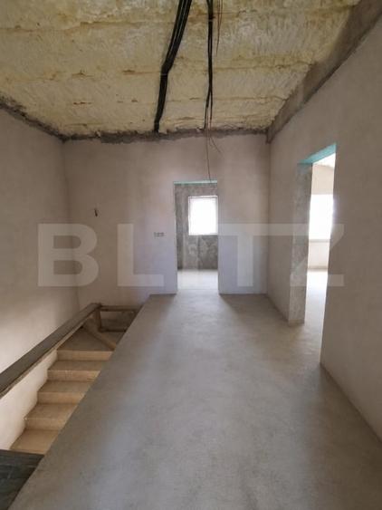 Duplex cu 4 camere cu Canalizare în Giarmata