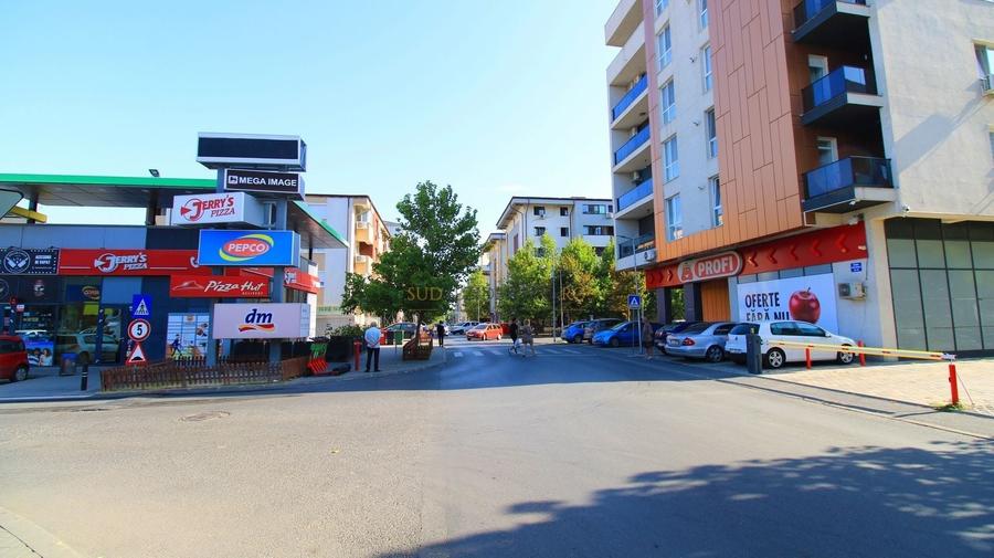 Apartament cu 2 camere decomandat, mobilat în Central