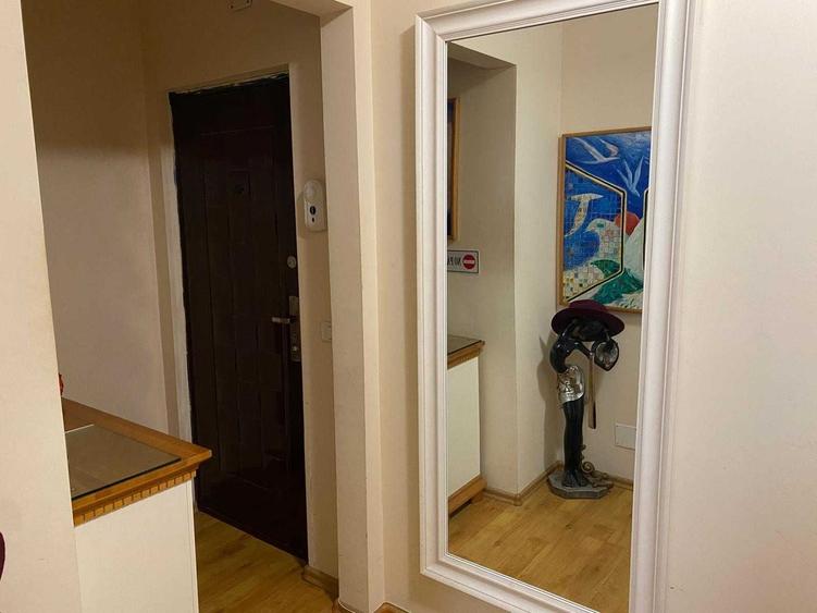 Apartament cu 2 camere semidecomandat în Central