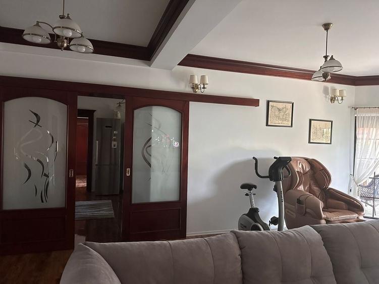 Casă cu 4 camere în Valea Lupului