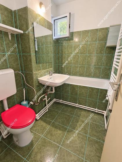 Apartament cu 4 camere decomandat în Micro 39
