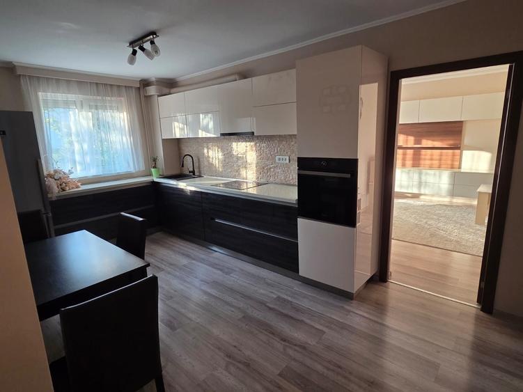 Apartament cu 3 camere decomandat în Nufărul