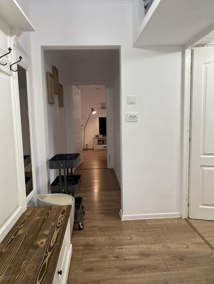 Apartament cu 3 camere semidecomandat în Central