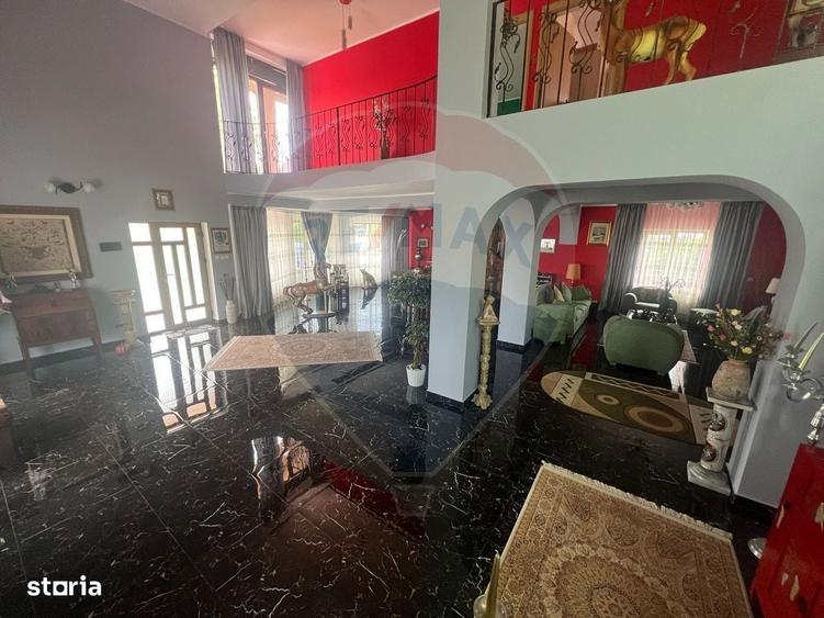 Casă cu 4 camere cu Teren 983 Mp în Garoafa