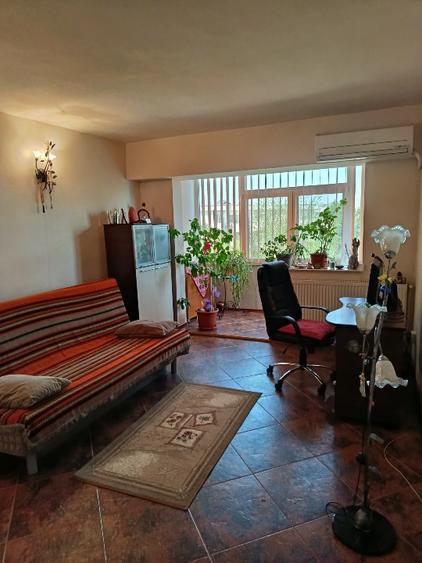 Apartament cu 3 camere decomandat în Km 4-5