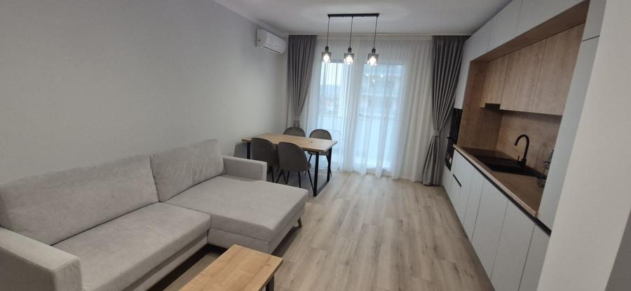 Apartament cu 2 camere decomandat în Lotus