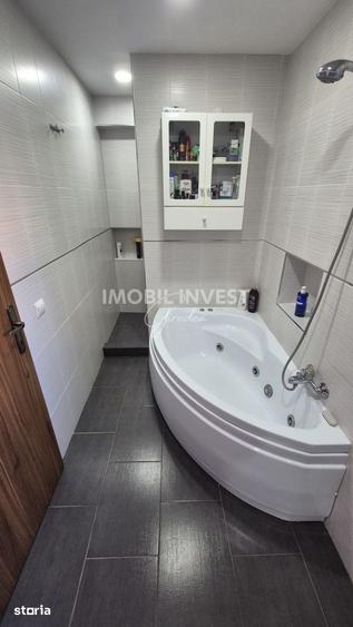 Casă cu 4 camere cu Teren 3350 Mp în Central
