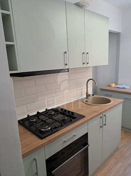 Apartament cu 2 camere decomandat, mobilat în Central