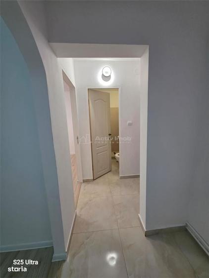 Apartament cu 3 camere semidecomandat în Micro 9
