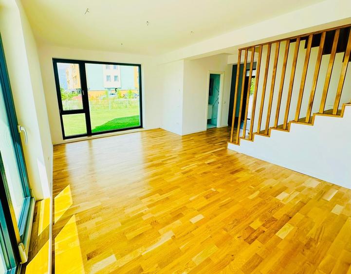 Duplex cu 5 camere cu Piscina în Otopeni