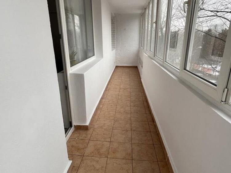 Apartament cu 3 camere semidecomandat în Câmpia Libertății
