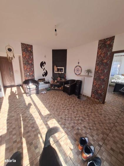 Casă cu 5 camere cu Teren 717 Mp în Central