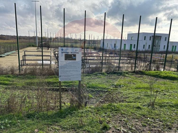 Teren agricol intravilan de 7094 mp, în Central