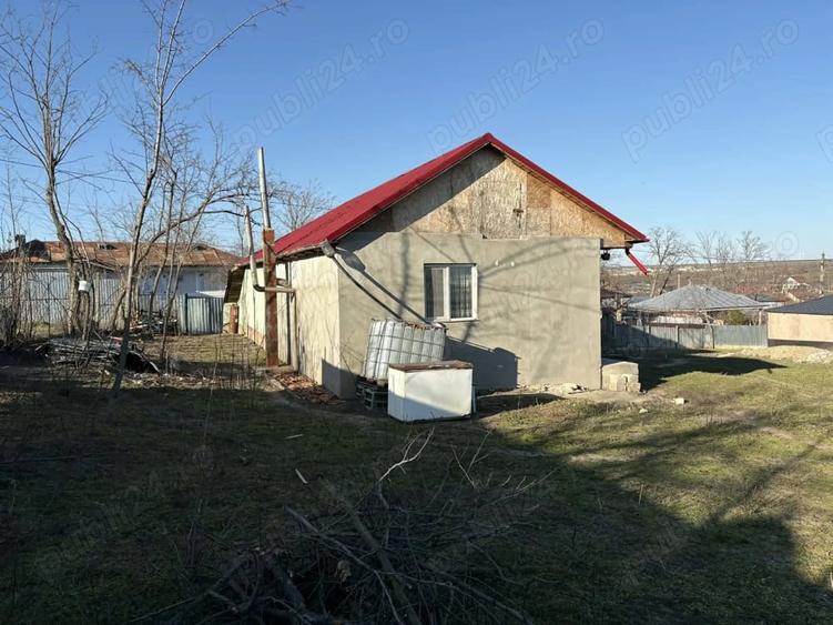 Casă cu 6 camere cu Teren 1200 Mp în Cudalbi
