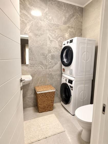 Apartament cu 3 camere decomandat în Exterior Vest