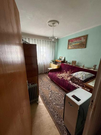 Apartament cu 3 camere decomandat în Găvana