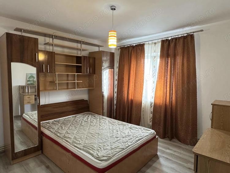 Apartament cu 3 camere decomandat, mobilat în Steaua
