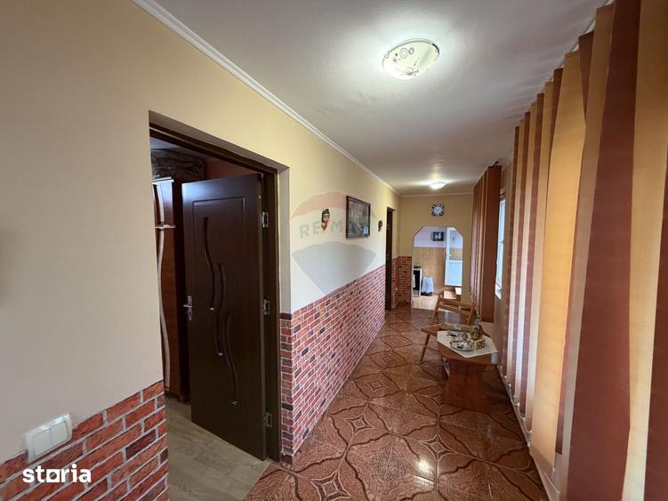 Casă cu 4 camere cu Teren 446 Mp în Răcoasa