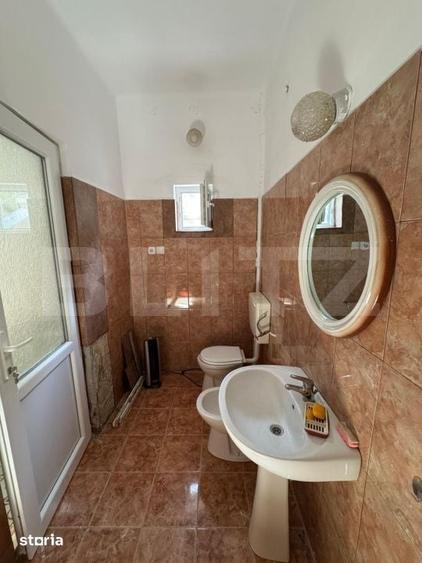 Casă cu 6 camere cu Teren 700 Mp în 700