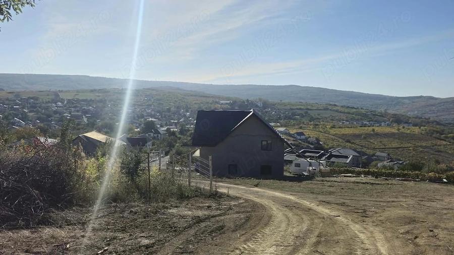 Teren de 1261 mp, în Tomești