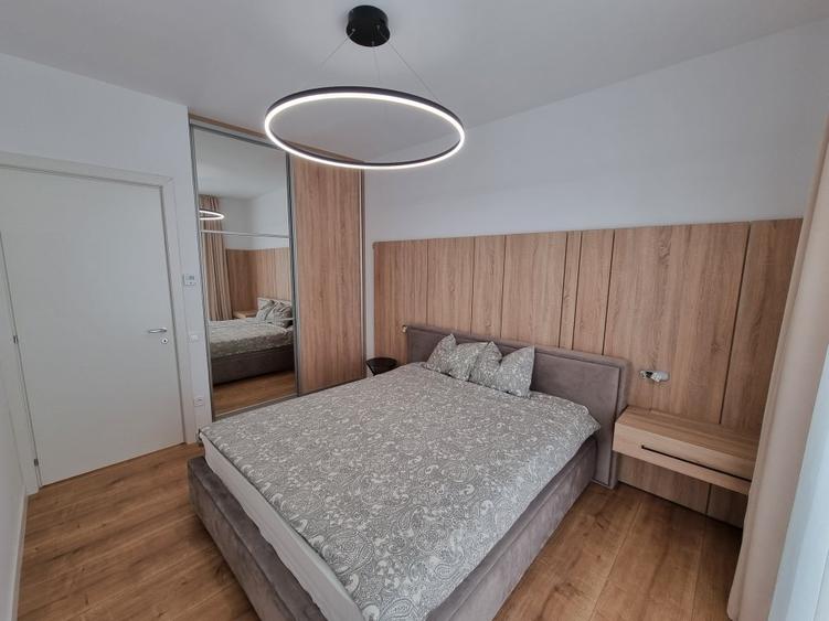 Apartament cu 3 camere semidecomandat, mobilat în Sisești