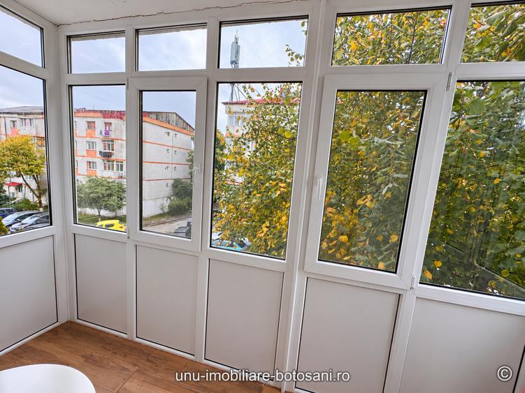 Apartament cu 3 camere decomandat în Sud-Vest