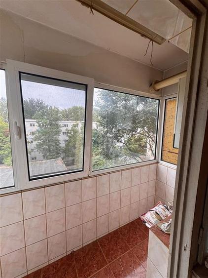 3 camere, decomandat, 83 mp, etaj intermediar in bloc cu lift, Tineretului - 12