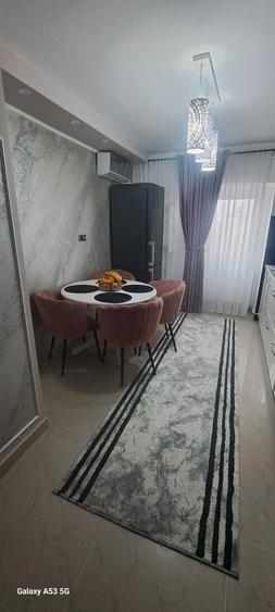 Apartament cu 3 camere decomandat în Valea Adâncă