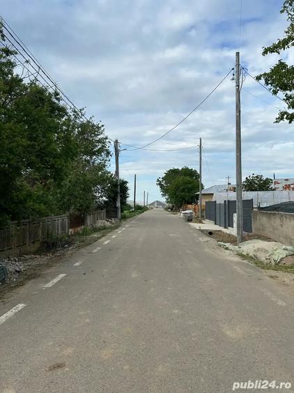 Teren de 1200 mp, în Vărăști
