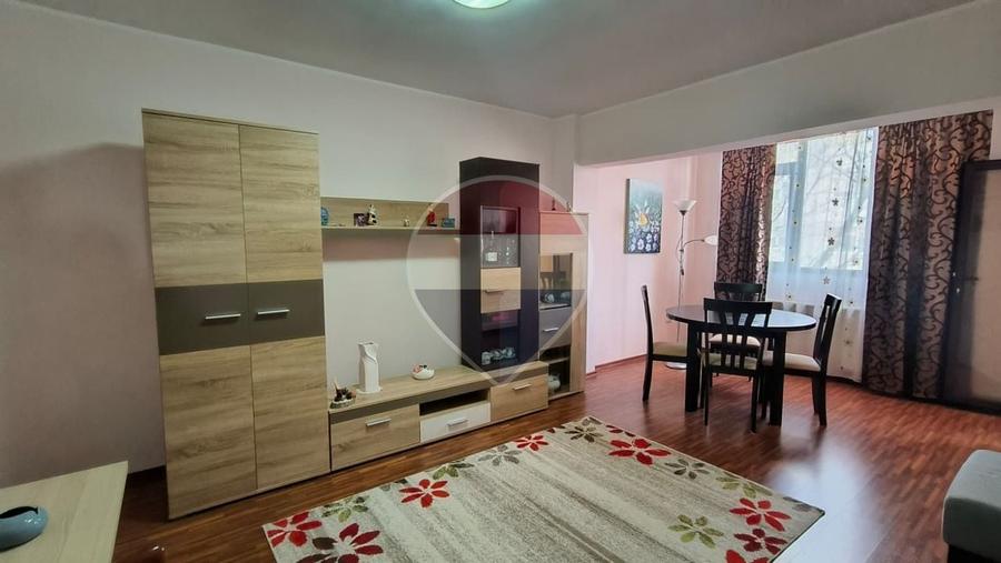 Apartament cu 2 camere decomandat, mobilat în Micro 13