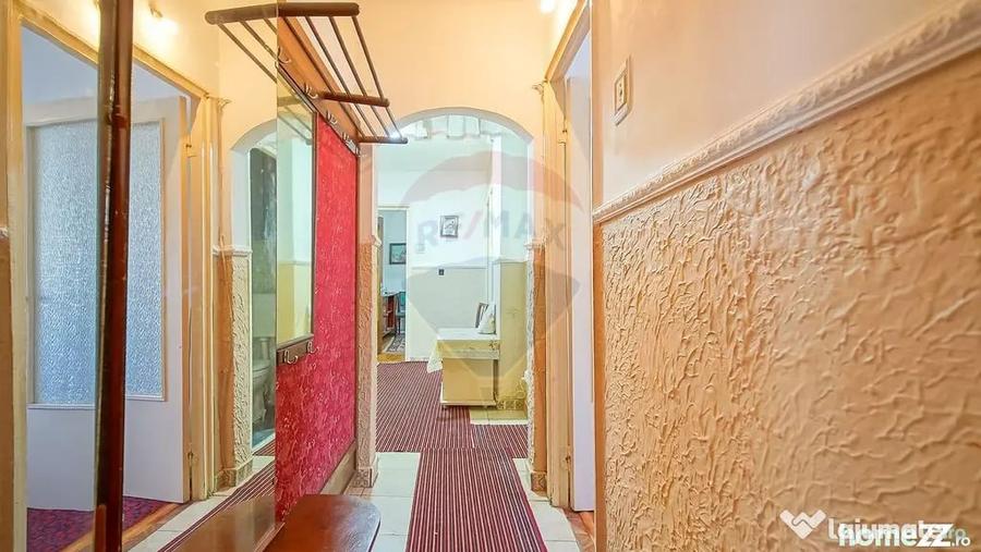 Apartament cu 3 camere semidecomandat în Griviței