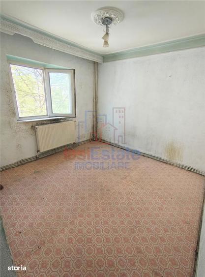 Apartament cu 2 camere decomandat în Nicolina