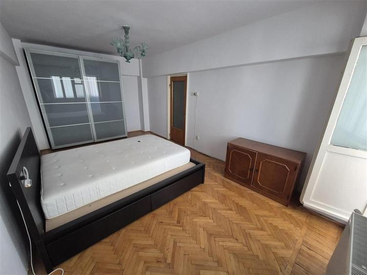 Garsonieră decomandată în Gării