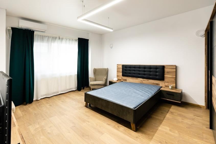 Apartament cu 3 camere decomandat, mobilat în Calea Victoriei