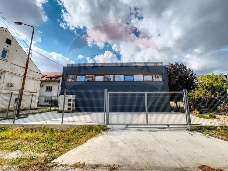 Spațiu comercial, de 261 mp, în Freidorf