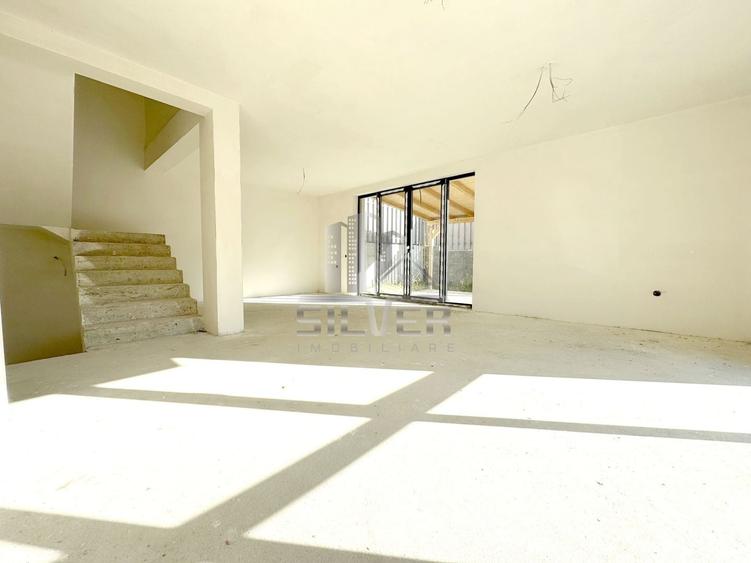Duplex cu 4 camere cu Canalizare în Florești