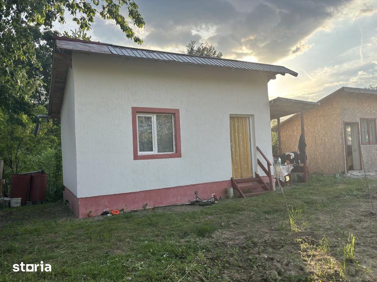Casă cu 1 camere cu Teren 1291 Mp în Bănești