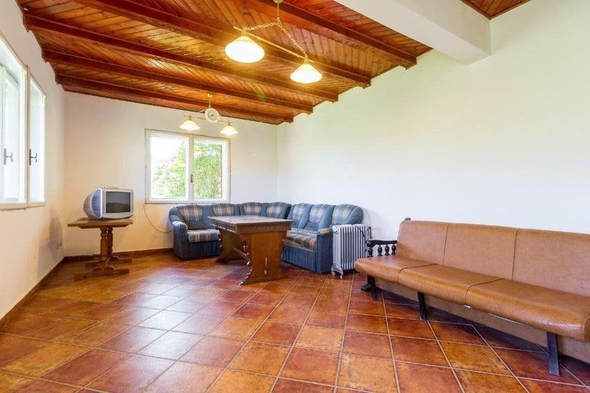 Casă individuală cu 7 camere cu Teren 4290 Mp în Valea Doftanei