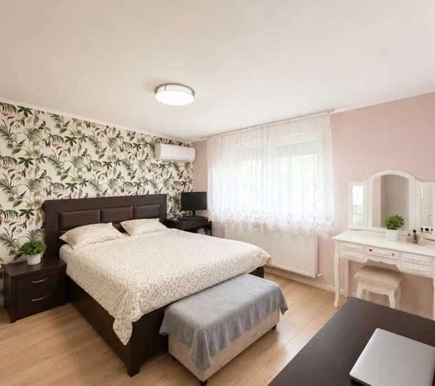 Apartament cu 3 camere decomandat în Sânnicoară