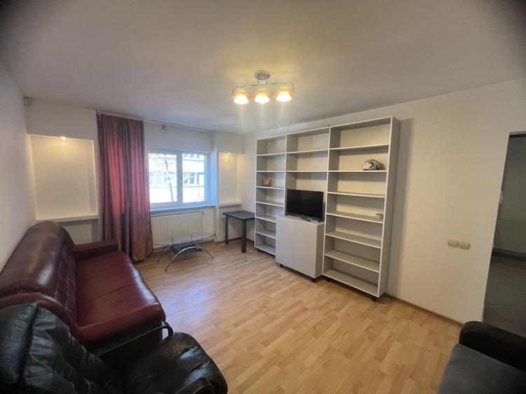 Apartament cu 3 camere decomandat în Craiovei