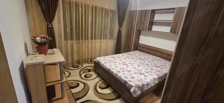 Apartament cu 3 camere semidecomandat, mobilat în Aradului