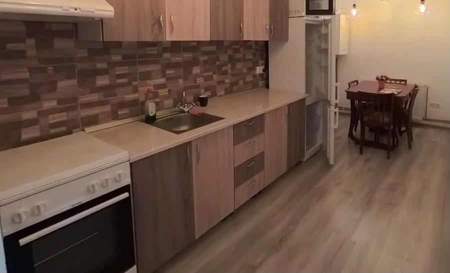 Apartament cu 2 camere semidecomandat, mobilat în Central