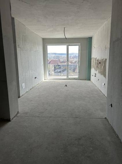 Apartament cu 3 camere decomandat în Bulgaria