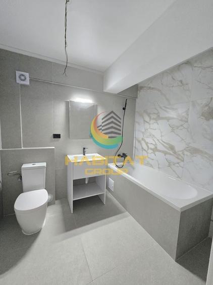 Apartament cu 4 camere decomandat în Olteniței