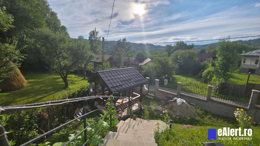 Casă cu 4 camere cu Teren 329 Mp în Bezdead