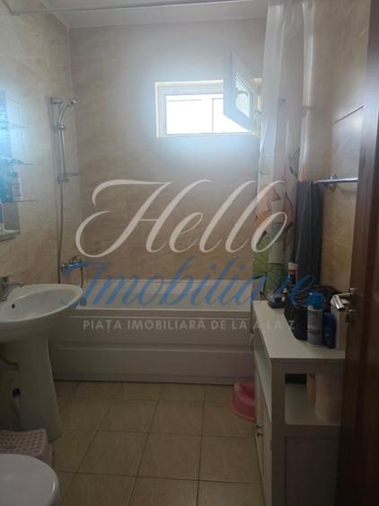 Apartament cu 3 camere decomandat în Florești