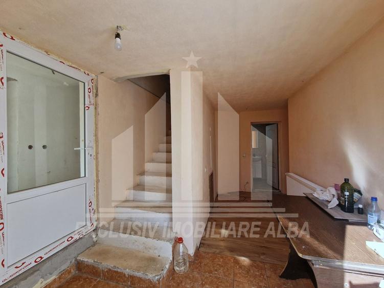 Casă individuală cu 3 camere cu Canalizare în Sud