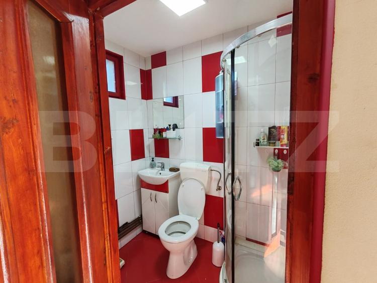 Casă individuală cu 4 camere cu Canalizare în Între Lacuri